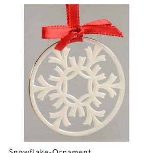 Rare discontinued Lennox porcelain Ice flower